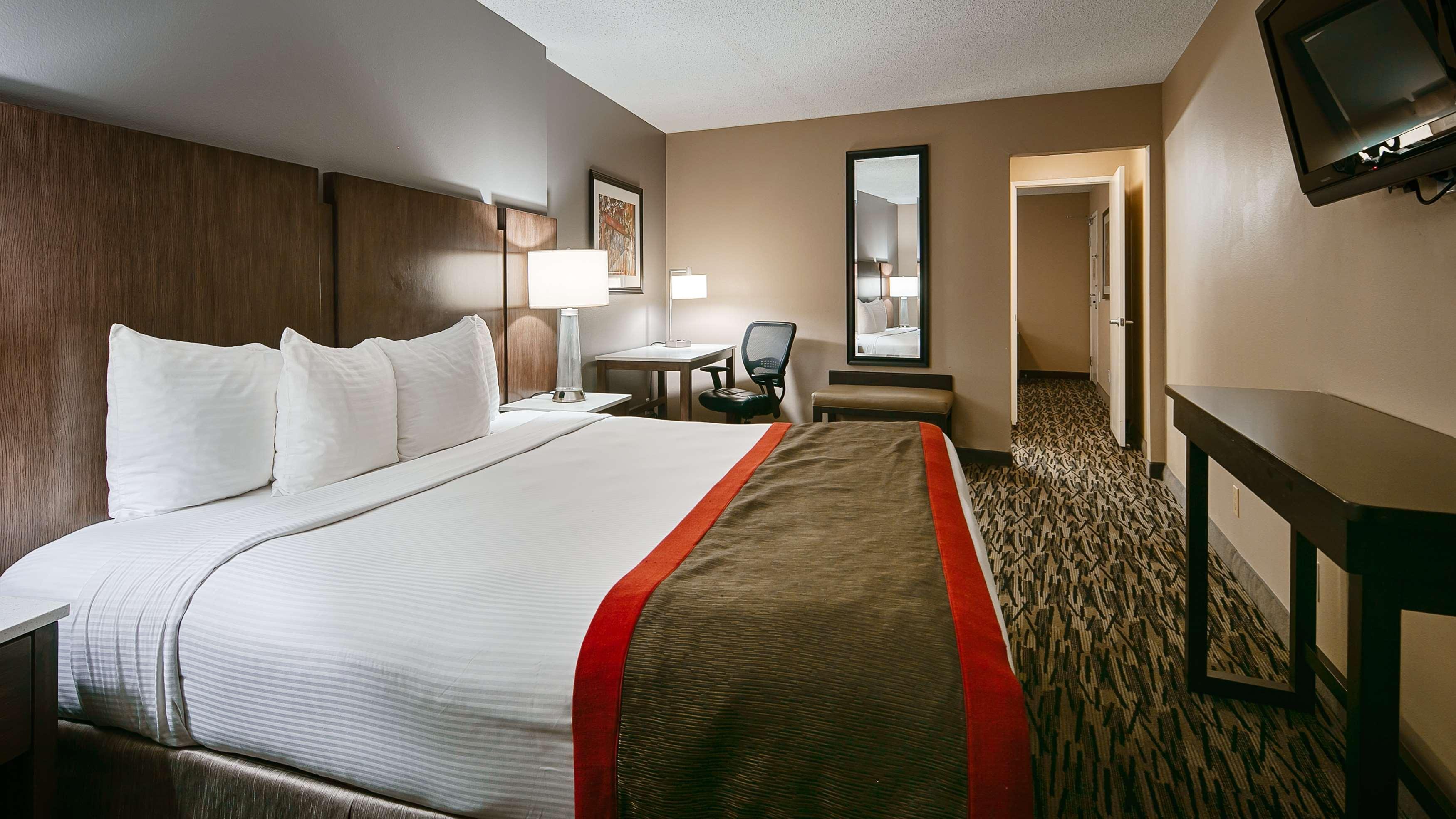 Western Alamitos Inn&suites Los Alamitos