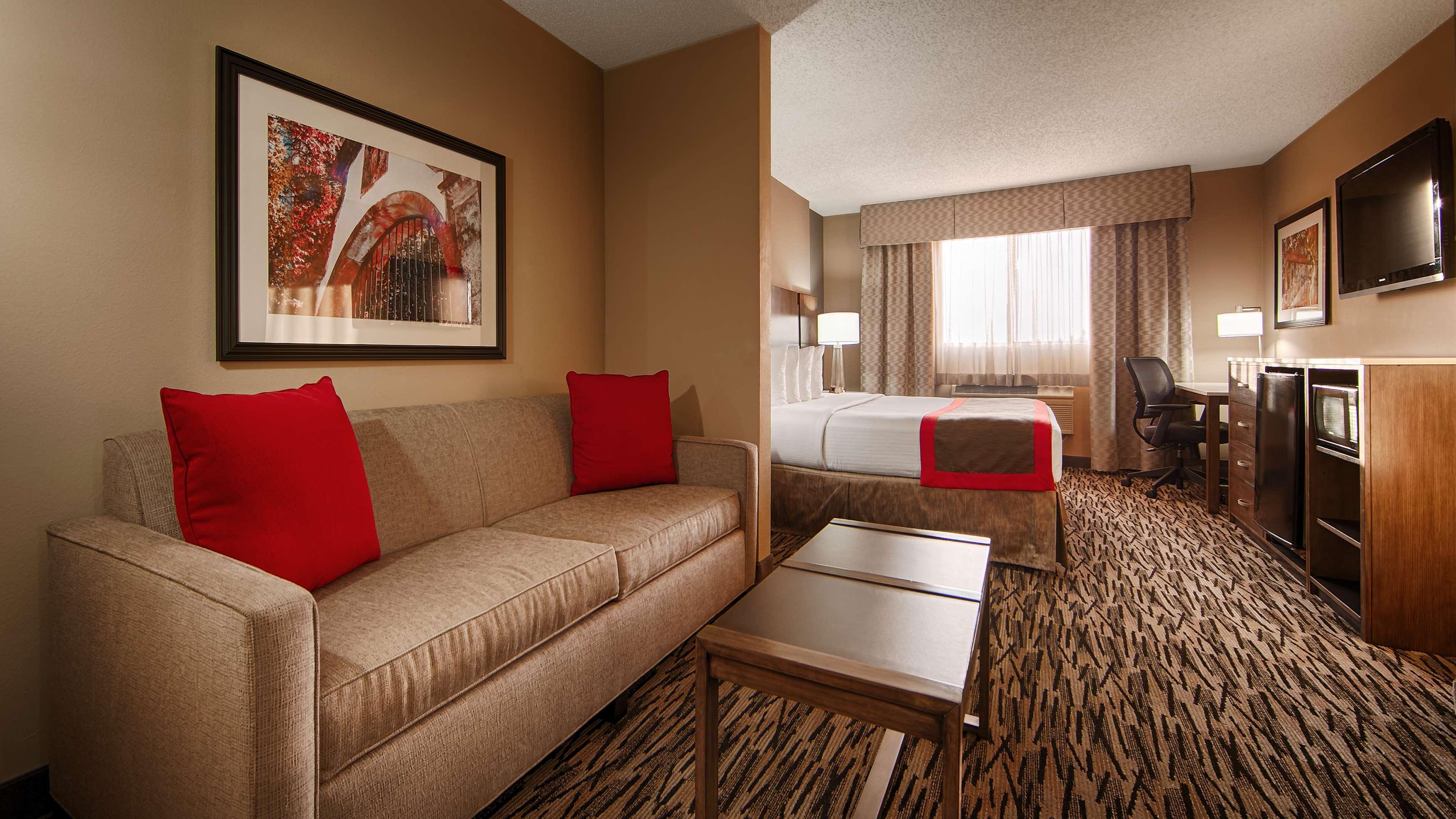 Western Alamitos Inn&suites 3*