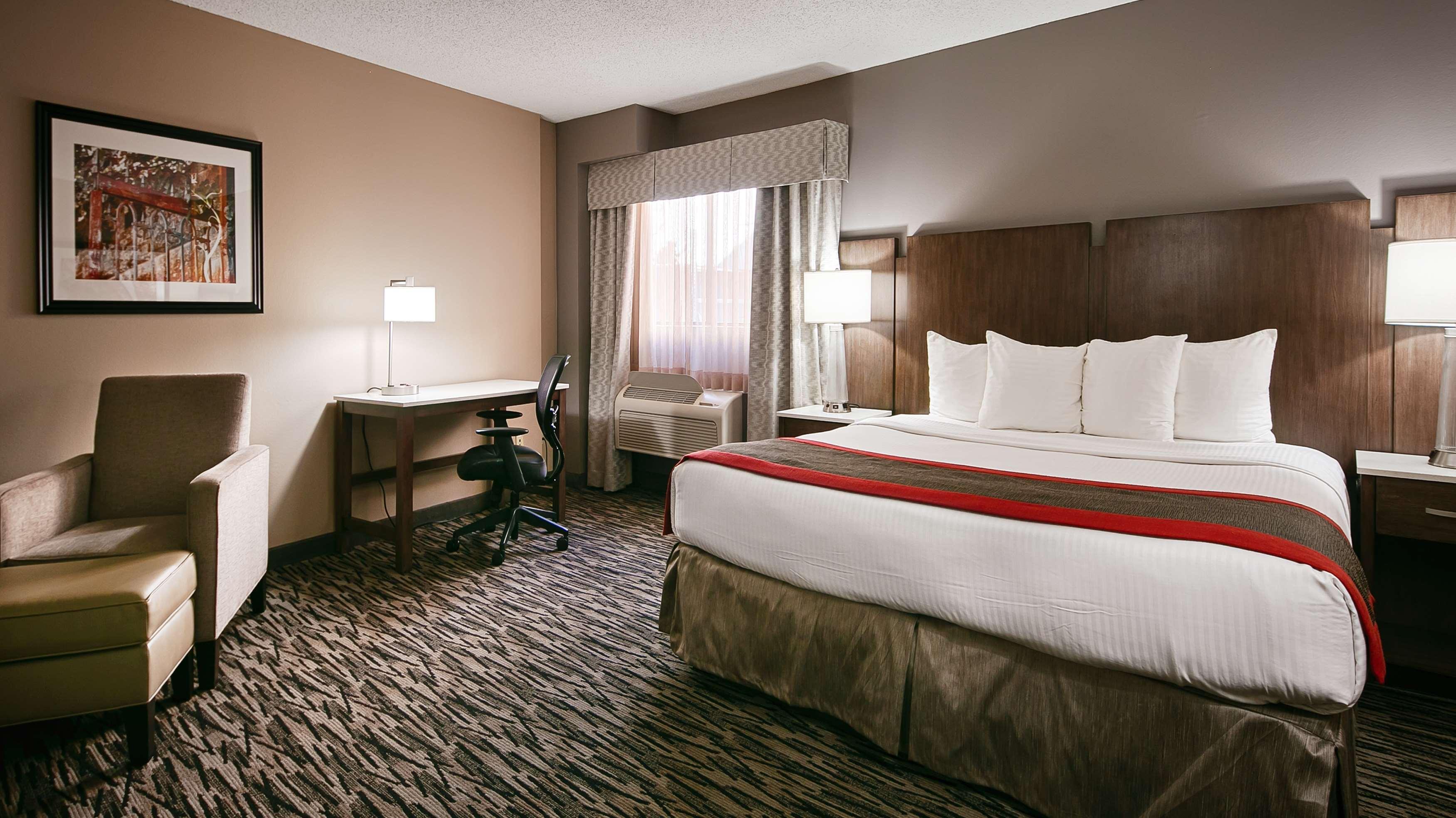 Western Alamitos Inn&suites Los Alamitos