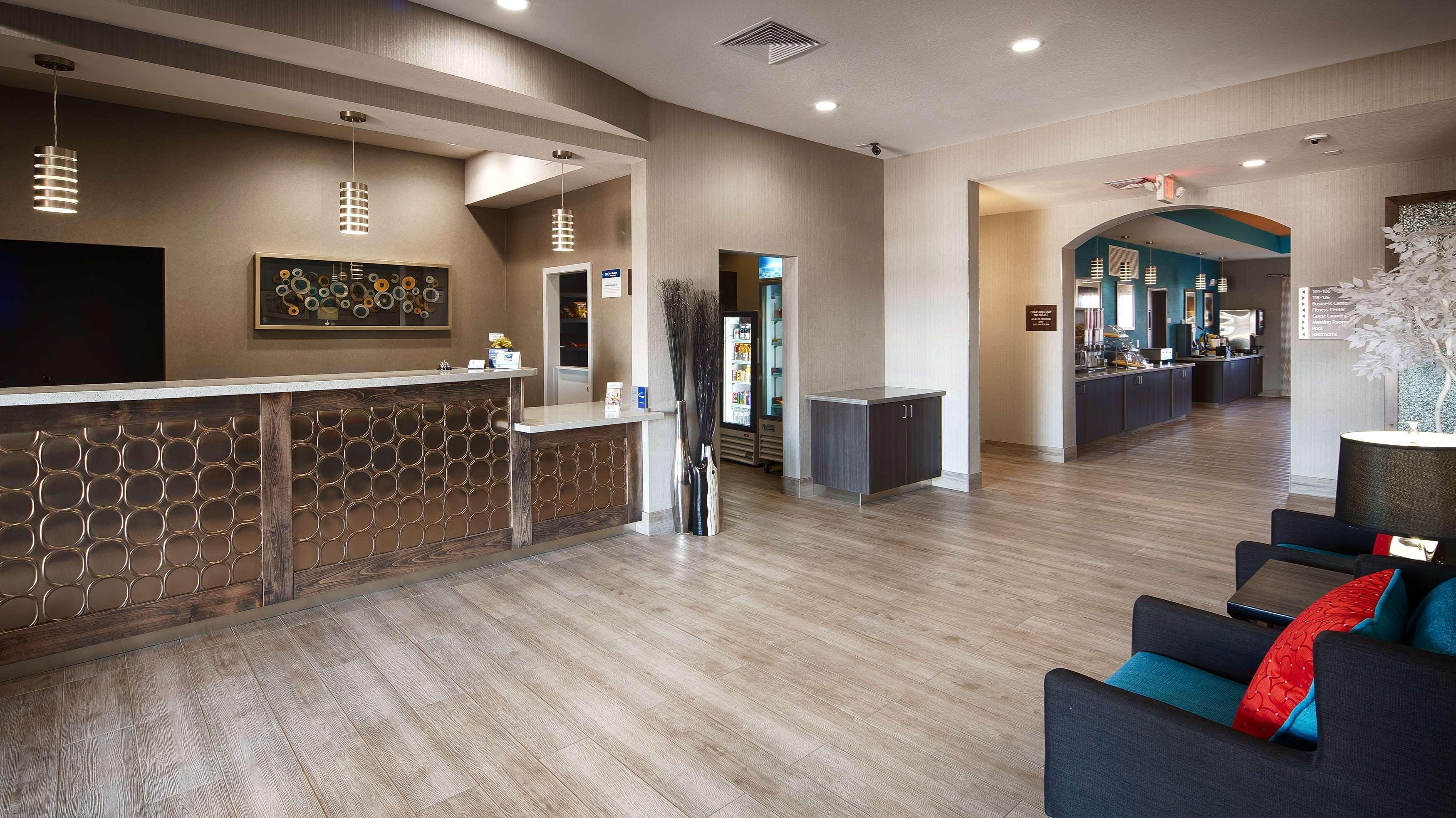 Western Alamitos & Hotel