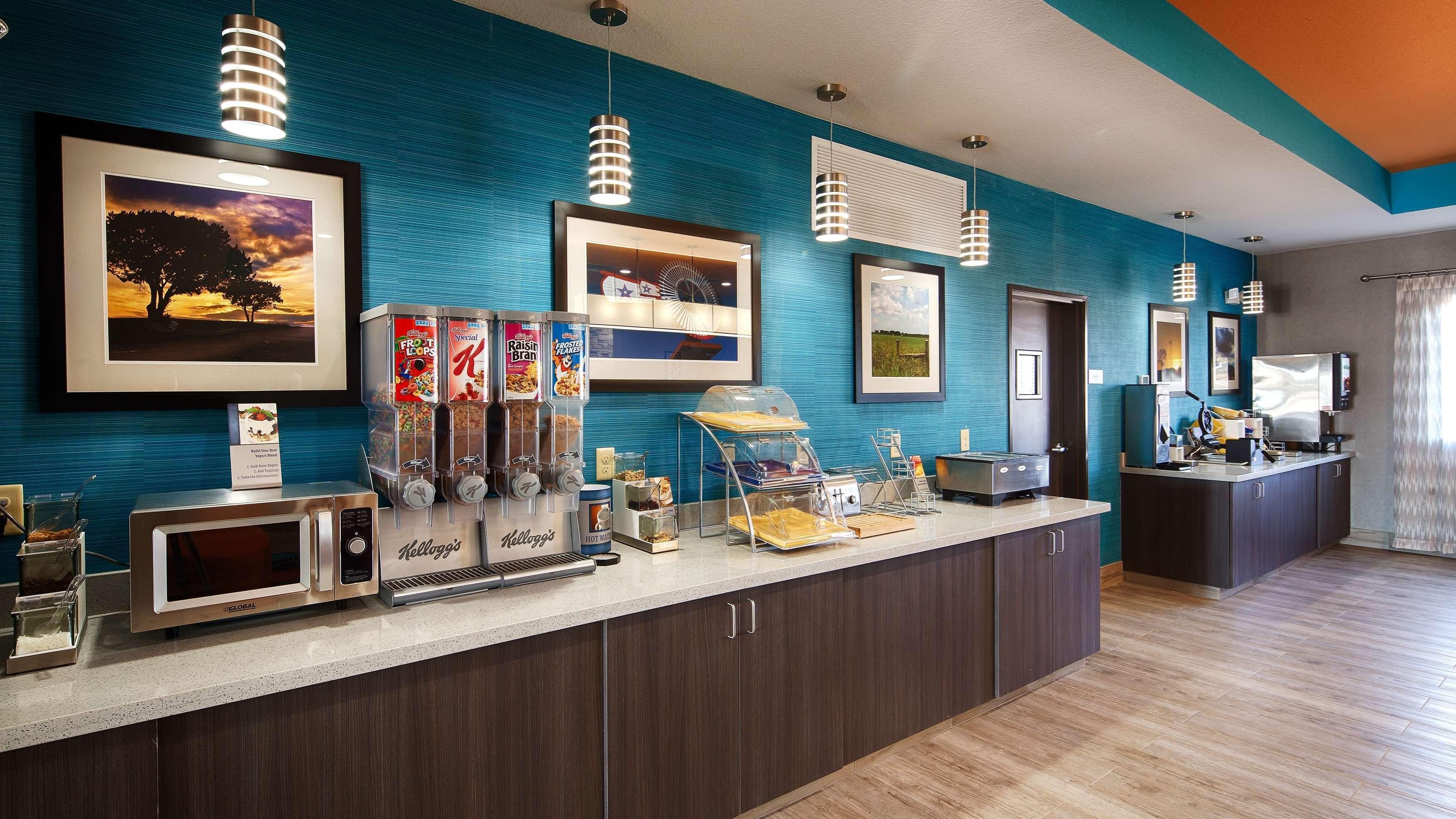 Western Alamitos Inn&suites 3*