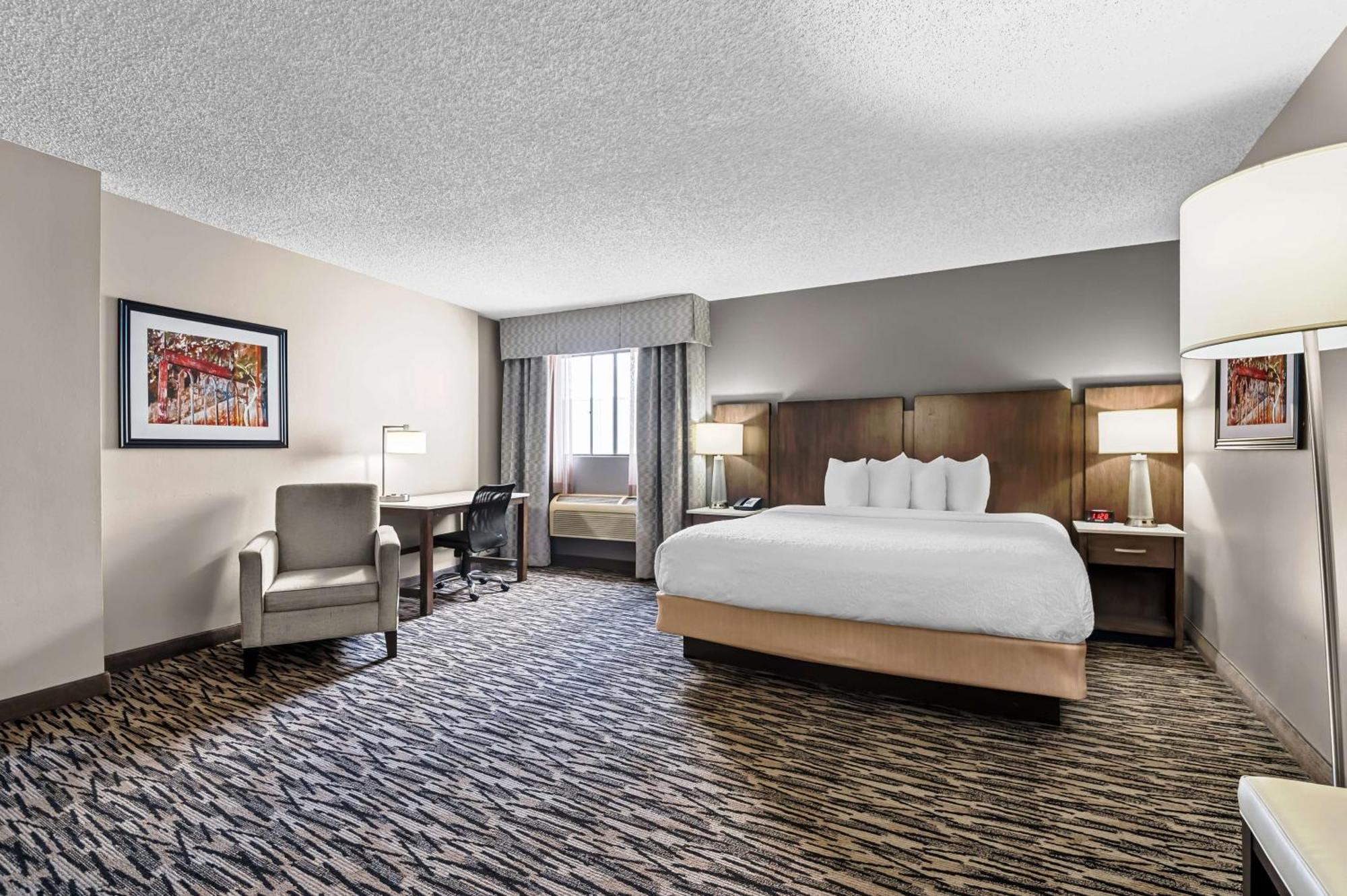 Western Alamitos Inn&suites 3*
