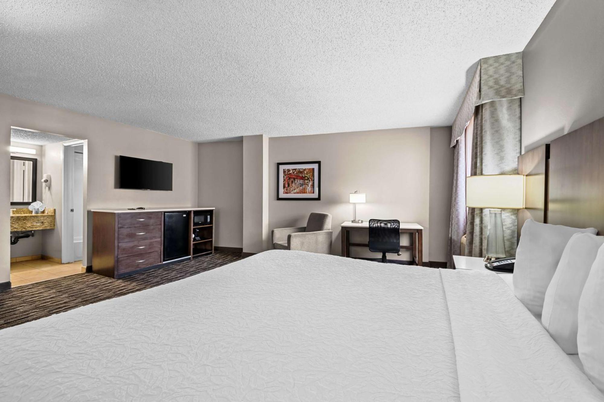 Western Alamitos Inn&suites Los Alamitos