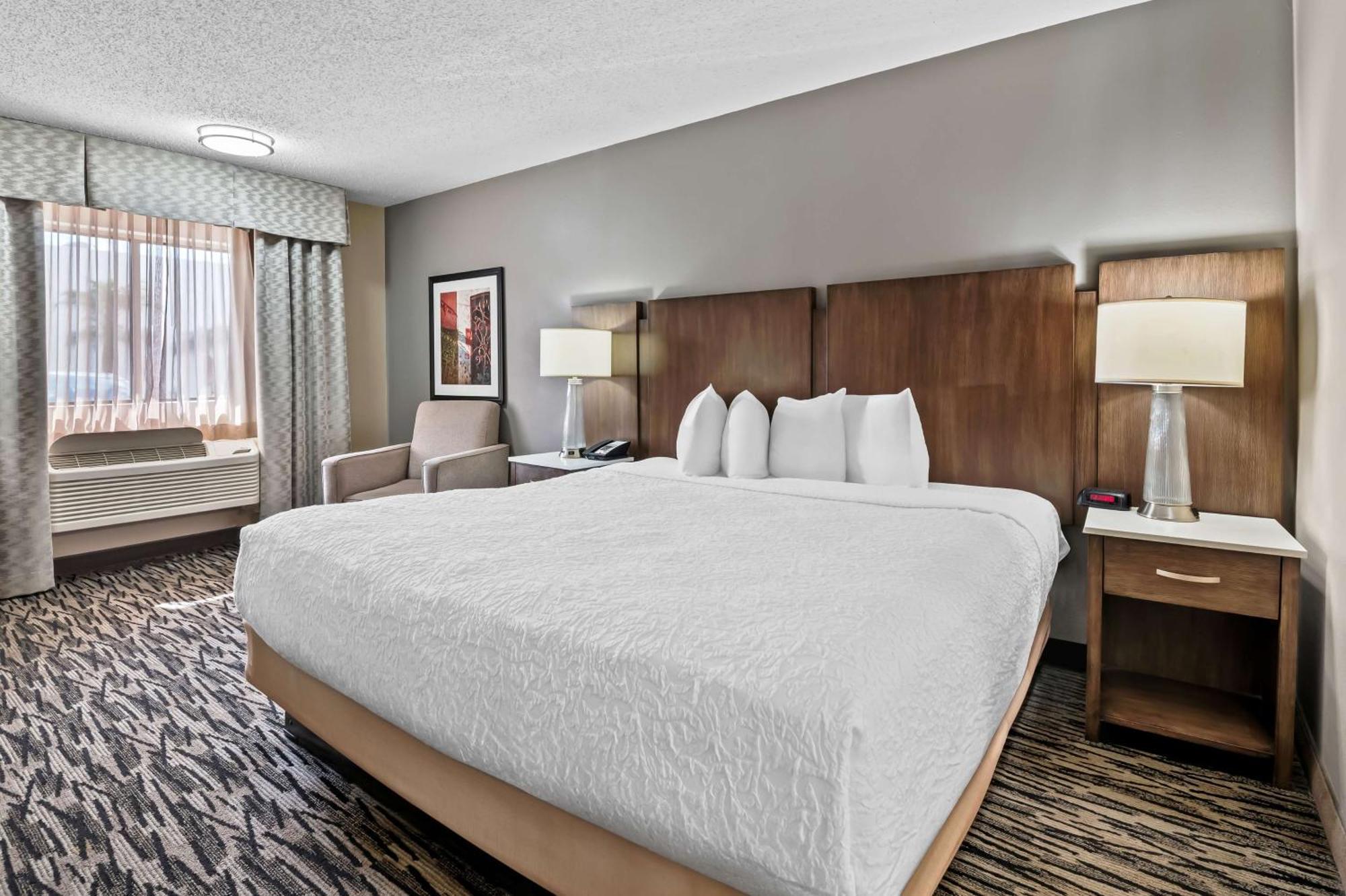 Western Alamitos Inn&suites Los Alamitos