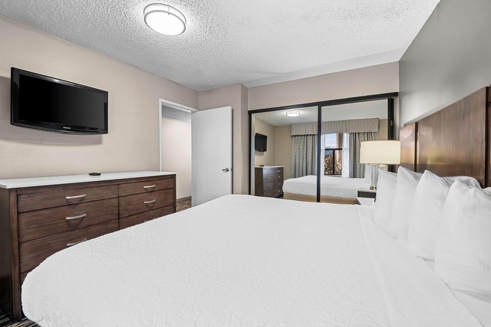 Western Alamitos Inn&suites 3*