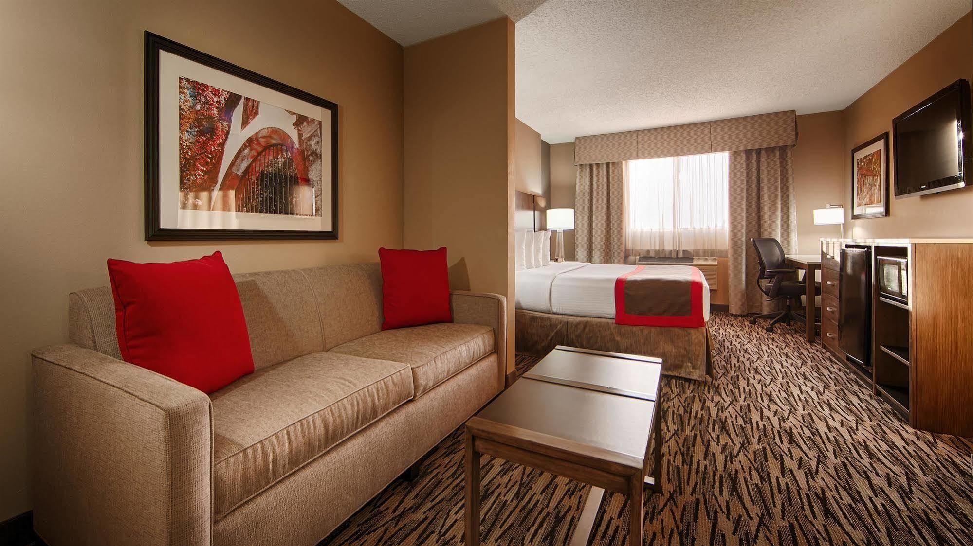 Western Alamitos Inn&suites 3*