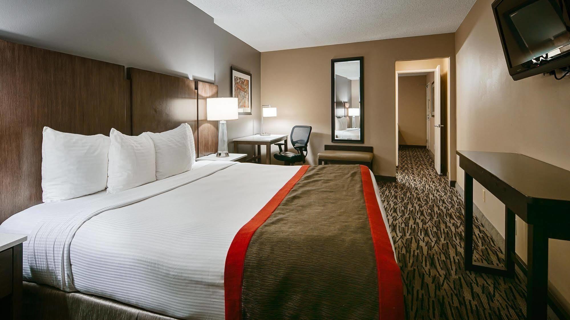 Western Alamitos Inn&suites Hotel 3*